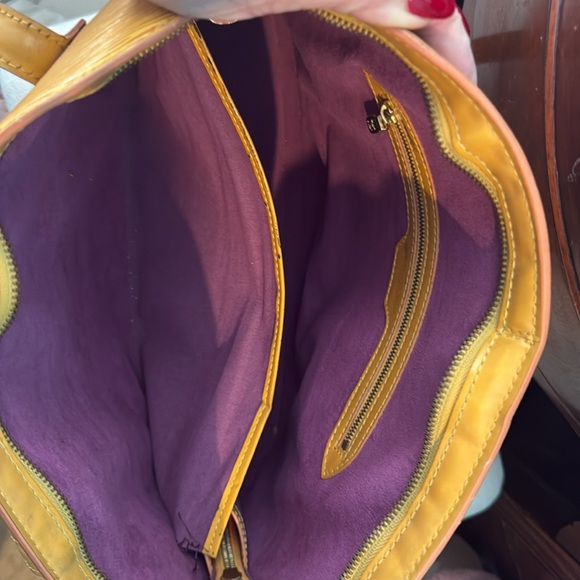 Louis Vuitton Epi Lussac Yellow Shoulder Bag - Picture 8 of 14